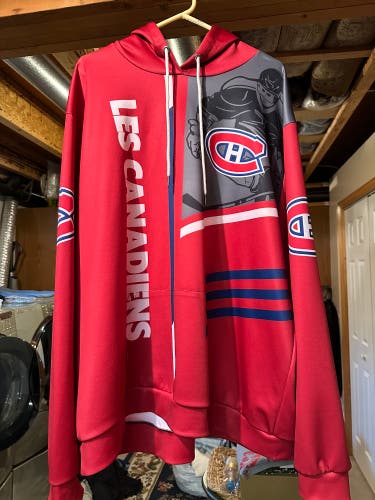 Red Men's XXXL Sweatshirt (Used)