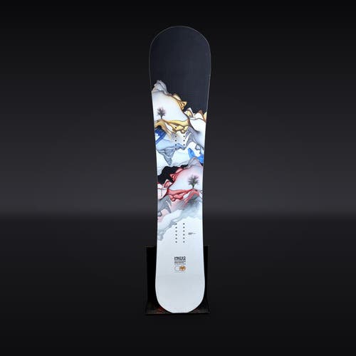 NEW 2023 Never Summer Proto Synthesis 142cm Snowboard