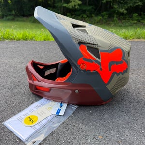 Men's Large Fox Bike Helmet (New)