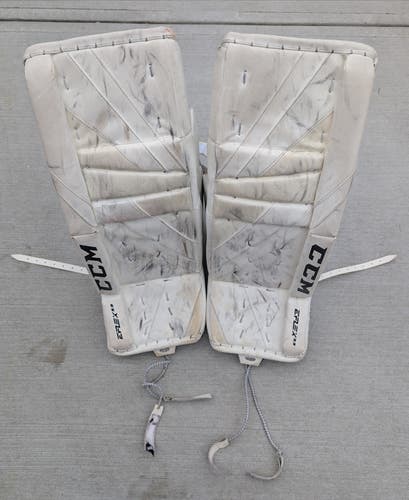 CCM Extreme Flex 5.9 Goalie Leg Pads 30 + 1 Intermediate (Used)