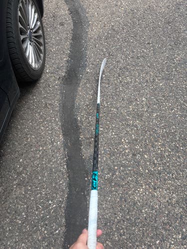Junior Bauer Twitch Left Hand Hockey Stick P28 50 Flex (Used)