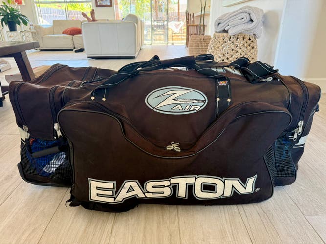 EASTON Hockey Player Equipment Wheeled Bag