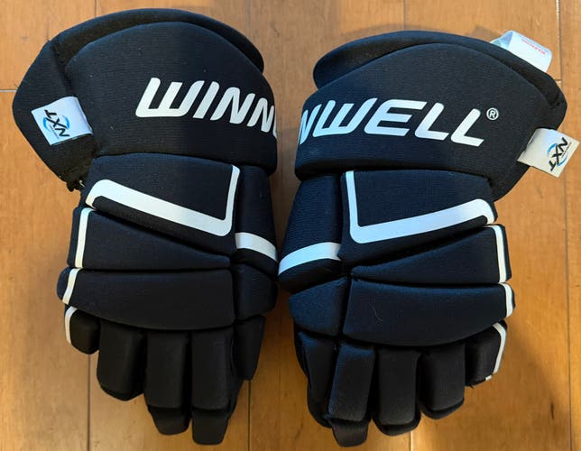 Winnwell AMP 500 Senior Hockey Gloves 14" - Black - Great Condition (Used)