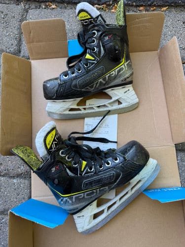 2021 Bauer Vapor 3X Hockey Skates Regular Width 12 (Used)