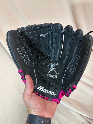 RH Mizuno Finch Softball Glove 11.5" (Used)