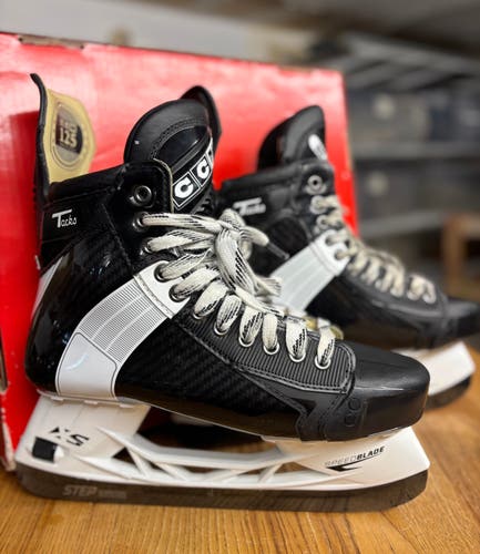 CCM Tacks XF Pro 652 - Senior 10 / Wide (Excellent Condition)