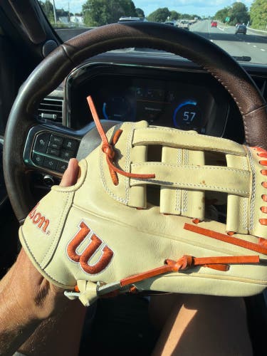 Wilson A2000 RH Infield Baseball Glove 11.5" (Used)