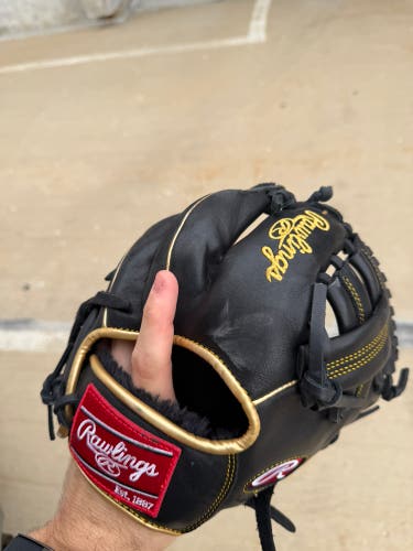 Rawlings R9 RH Infield Baseball Glove 9.5" trainer used