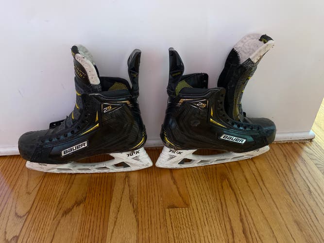 2018 Bauer Supreme 2S Pro Hockey Skates Regular Width 9.5 (Used)
