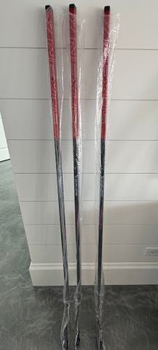 Senior Bauer Nexus Tracer Right Handed Hockey Stick Mid Pattern 70 Flex Pro Stock (New) OATES curve