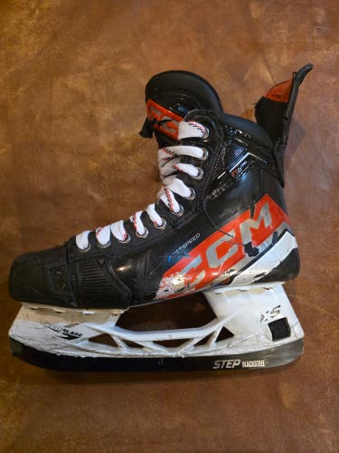 CCM JetSpeed FT6 Pro Skates – Size 6.5 Regular – STEP Blacksteel – 255mm