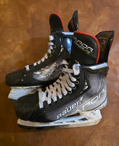Bauer Vapor Hyperlite Skates – Size 6.5 Fit 2 – 254mm – Top-End Skate