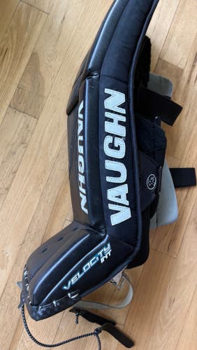 30" 2023 Vaughn Goalie Leg Pads (Used)