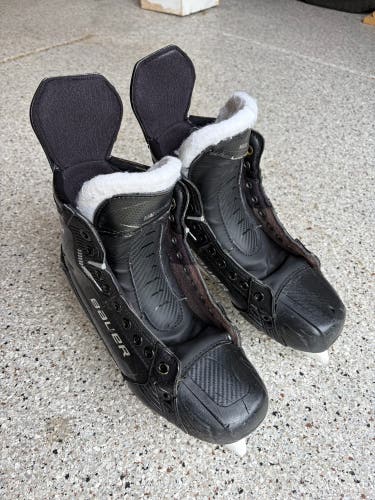USED in Great Condition: Pro Stock Size 9 Bauer Supreme Mach Hockey Skates Extra Wide