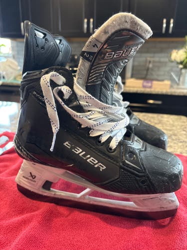 2024 Bauer Supreme Shadow Hockey Skates Regular Width Size 4 (Used)
