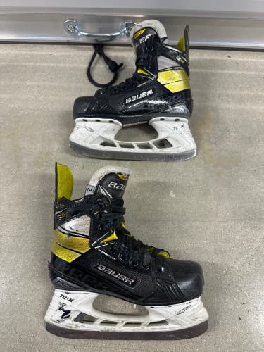 2020 Bauer Supreme 3S Hockey Skates Regular Width Size 2 (Used)