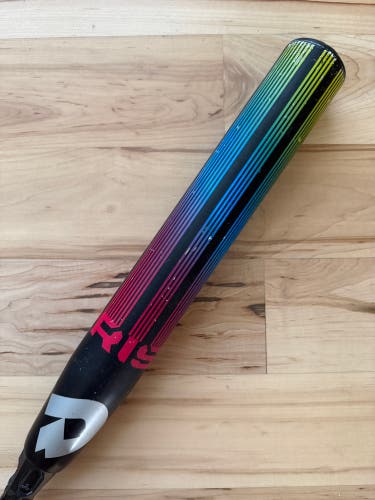 DeMarini Prism 30/19 (-11) Fastpitch Softball Bat