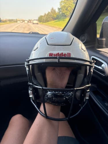 White Youth Small Riddell SpeedFlex Helmet (Used)