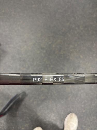 Used PRO BLACKOUT HOCKEY STICK Senior One Piece Left 85 Flex 11337-S000494337