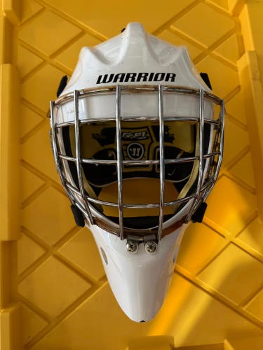 Warrior R/F1 Goalie Mask M/L