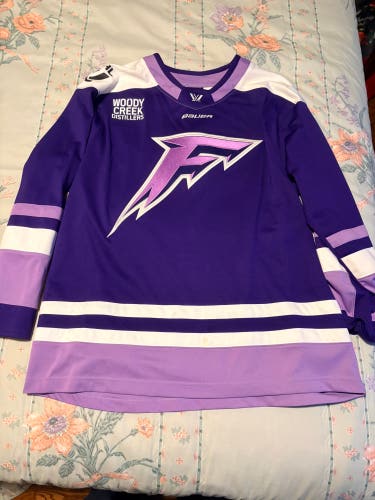 Purple Large Adult Unisex Bauer Jersey (Used)