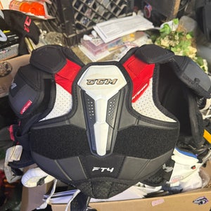 Men's Small Junior CCM JetSpeed FT4 Shoulder Pads (Used)