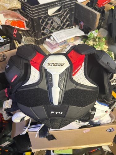 Men's Small Junior CCM JetSpeed FT4 Shoulder Pads (Used)