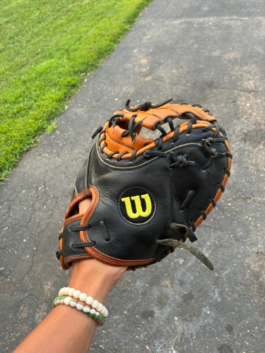 Wilson A2000 RH Catcher's Baseball Glove 32.5" (Used)