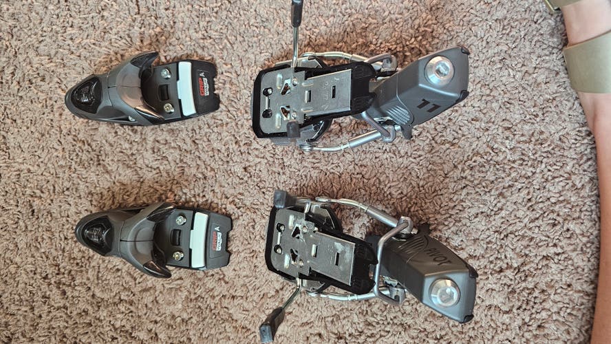 Look Pivot Ski Bindings 74 mm Brake Width (New)