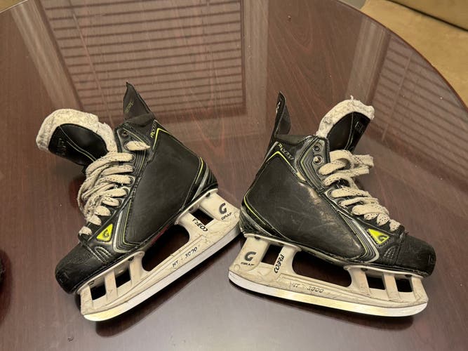 Black 2023 Graf PeakSpeed PK4700 Hockey Skates Regular Width Size 5.5 (Used)