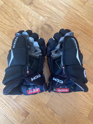 CCM Tacks AS-V Pro Gloves 11" (Used)