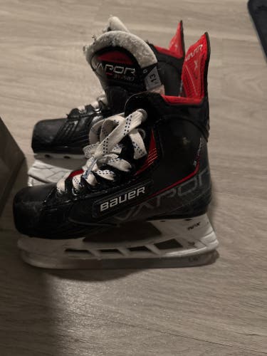 2021 Bauer Vapor 3X Pro Hockey Skates Regular Width 13 (Used)