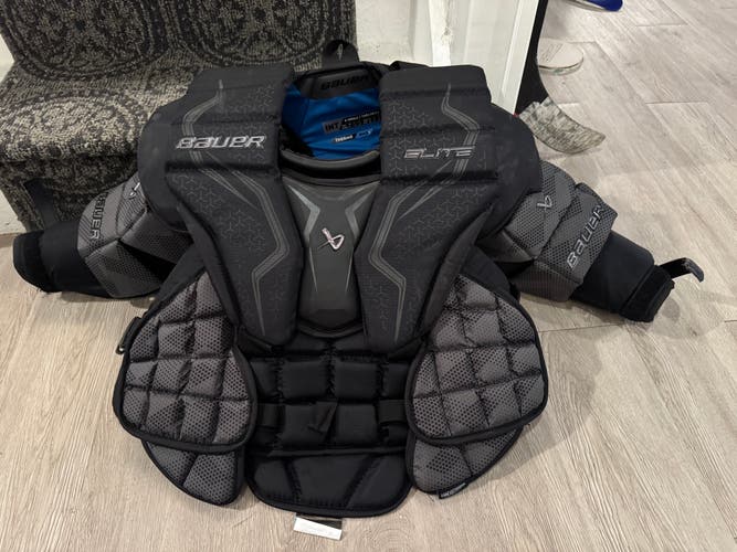 XS Bauer Elite Goalie Chest Protector (Used)