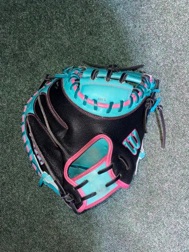 2024 Wilson A2000 RH Catcher's Baseball Glove 33" (Used)