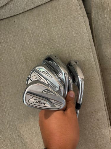 Right Handed titleist 718 AP2 4-PW