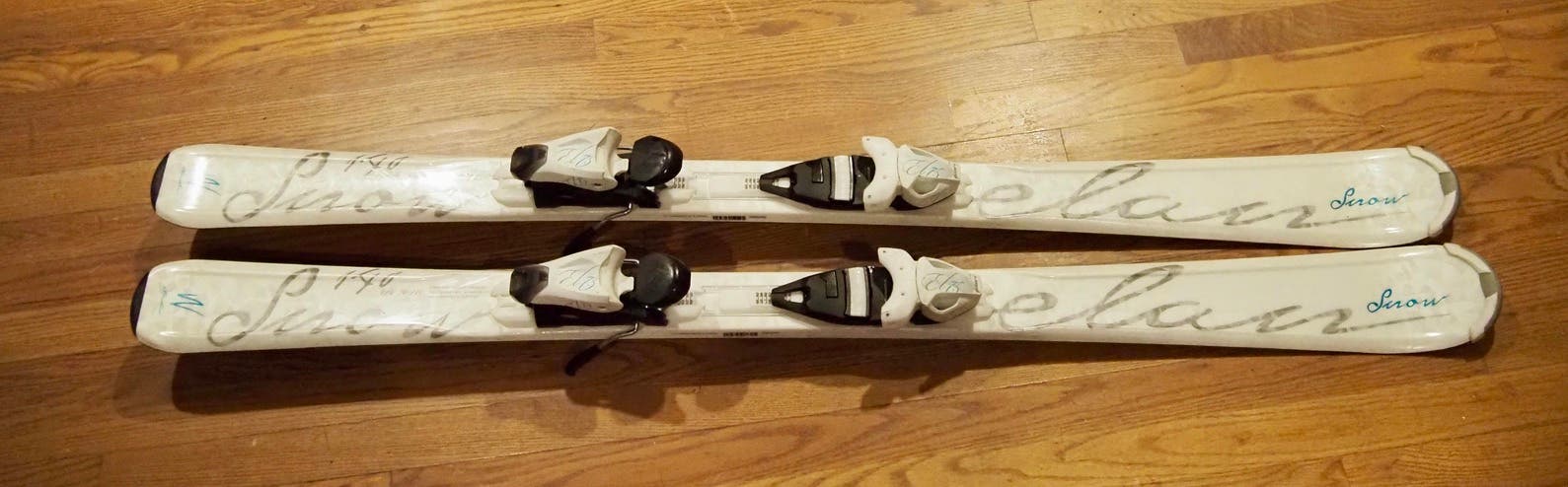 Women's All Mountain 140 cm Elan Snow Skis With Bindings (Used)