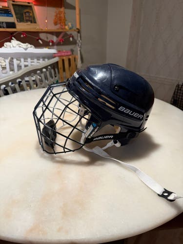 Medium Bauer 4500 Helmet (Used)