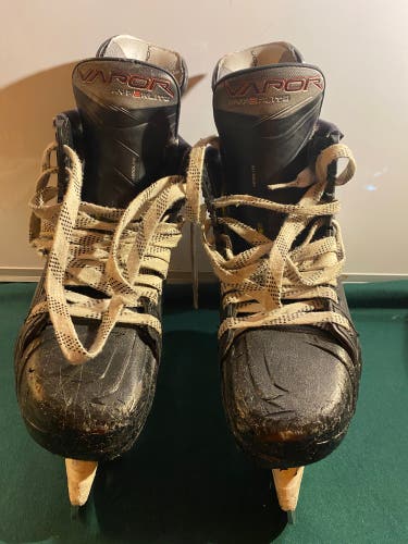Size 5.5 - 2023 Bauer Vapor Hyperlite Hockey Skates(Used)