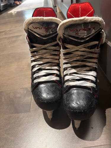 2023 Bauer Vapor X5 Pro Hockey Skates Regular Width 13 (Used)