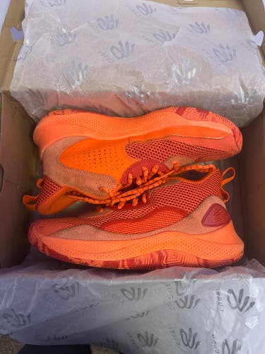 Unisex (not an option on the size/gender) 6.5Y GS Curry 3Z 24 SDE