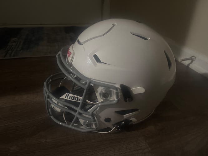 White Adult Medium Riddell SpeedFlex Helmet (New)