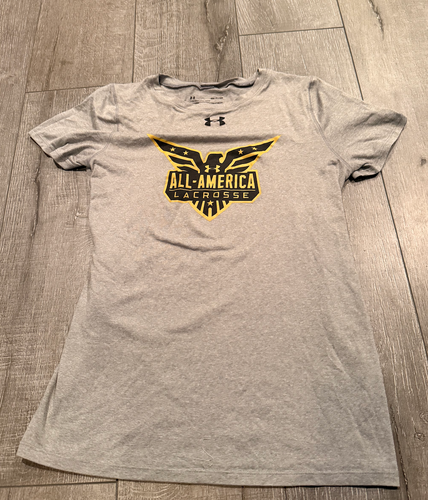 Gray Small Women's Under Armour Shirt (Used)