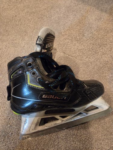 Bauer Elite Hockey Goalie Skates Size 2.5 (Used)