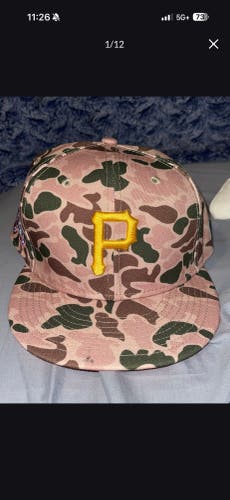 New Era MLB Genuine Merchandise Pittsburgh Pirates Duck Camo Hunting Hat Fitted.