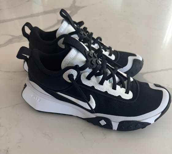 Black Men's Size M 7.0 (W 8.0) Nike Air Diamond Low Top Turf Cleats (New)