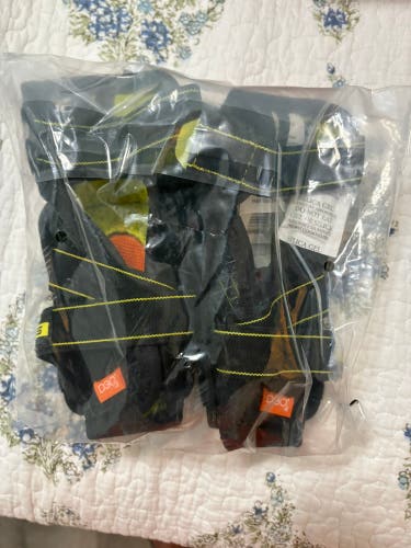 Youth Large CCM Tacks XF Pro Elbow Pads (New)