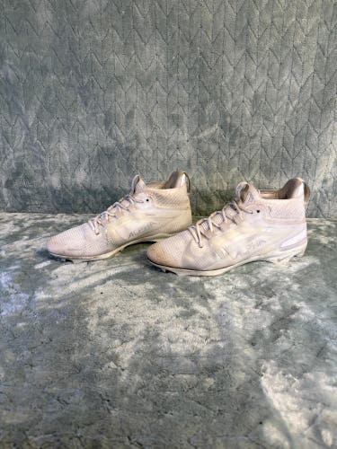 White Men's Size M 10.5 (W 11.5) Adult Nike ALPHA Mid Top Cleats Molded Cleats (Used)