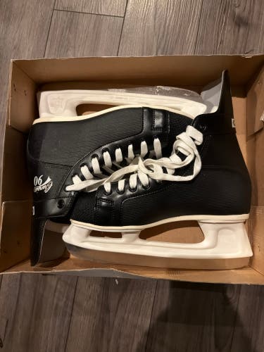 CCM Champion 90 Hockey Skates 7 (Used)