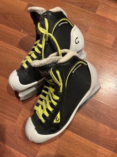 Graf Supra G4500 Hockey Goalie Skates Regular Width Size 3 (Used)