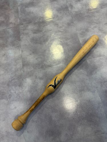 Victus Two Hand Trainer 29"